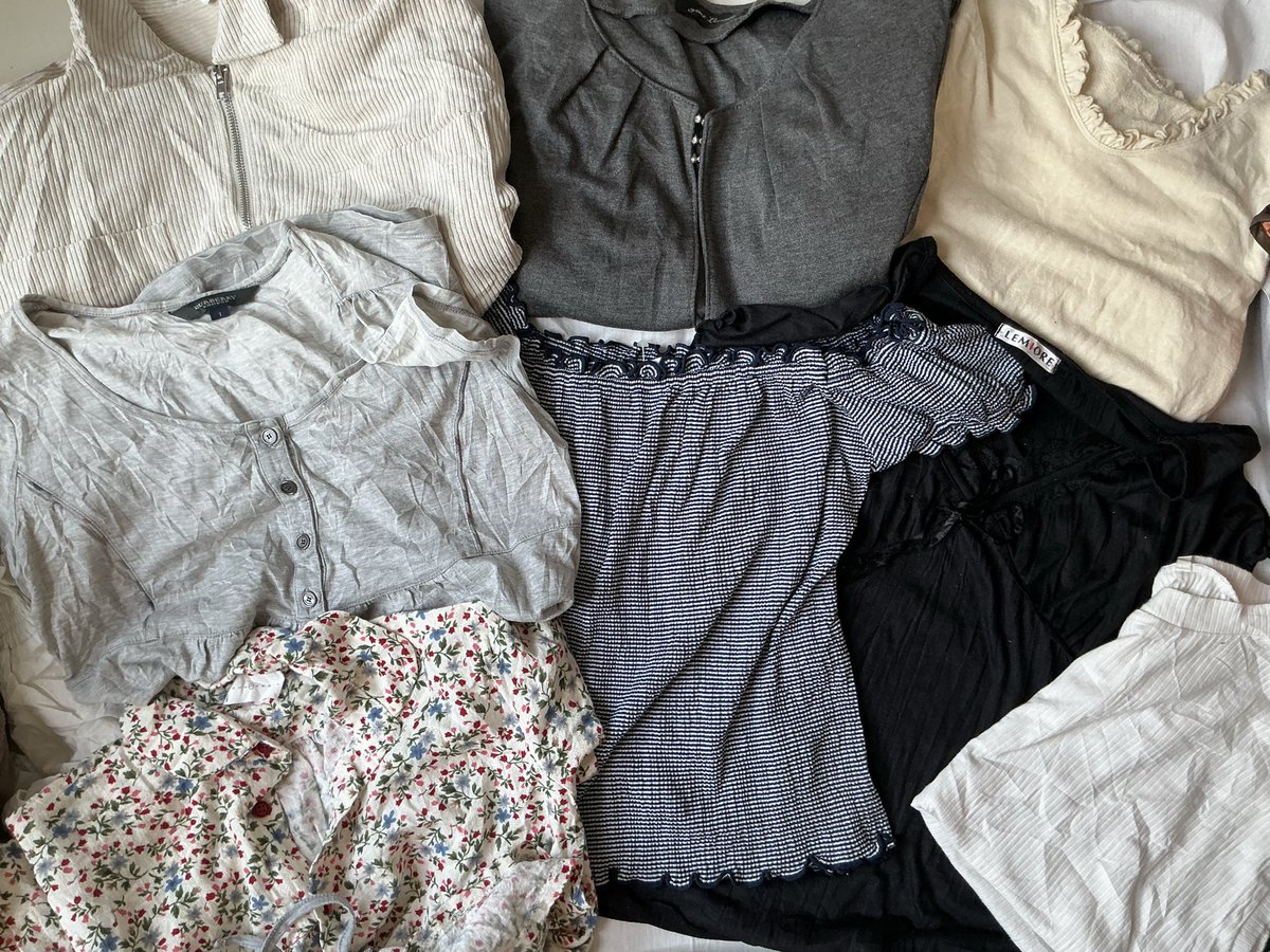 mmuu2mi's tweet photo. ขายเสื้อผ้าาา มีสายเดี่ยว เสื้อแขนยาว งานน่ารักๆ ป้ายญป.มีเยอะเบย ราคาหลักสิบไม่เกินร้อย 
ค่าส่ง 40 บาท  3 ตัวขึ้นไปเหมา 50 รี+ฟอล ลด 5 บาท มีเยอะมากๆคับฝากด้วยนะคะ💖
#ส่งต่อเสื้อผ้า #ส่งต่อเสื้อผ้ามือสอง #โล๊ะตู้ #ส่งต่อ #โล๊ะตู้เสื้อผ้า https://t.co/3cqfRUrLhd