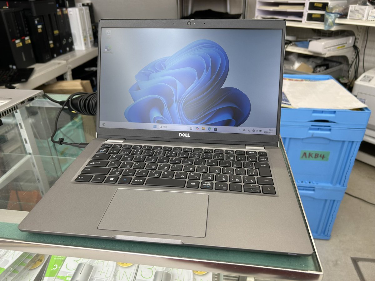 PCcomfullAKB4's tweet image. 今週の秋葉原4号店限定セール！
①【Latitude 5320】
処理性能バッチリの11世代CPUに、メモリ16GB入り✨

頑丈な素材で、コンパクト！
持ち出しでのヘビーな作業にもしっかり対応！！

一部天板塗装ハゲありですが、キーや液晶の状態は良いです！！

10台限定！
#dell #latitude5320 #秋葉原