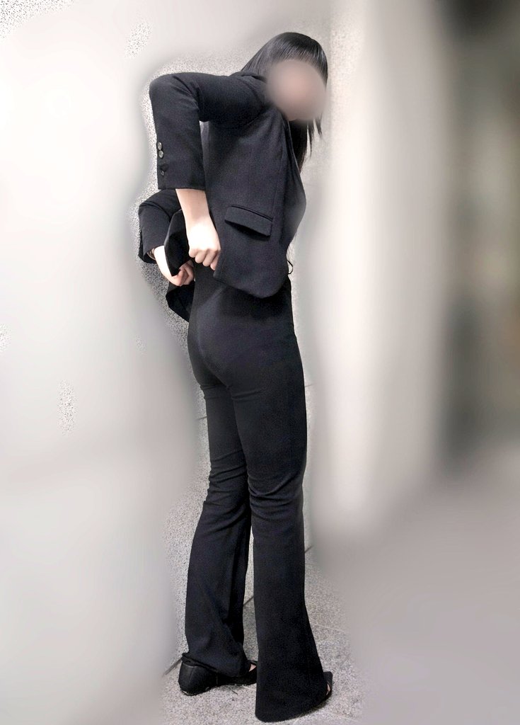 りか生保レディ5年目👸パンツスーツネキですスカートはオフ日 tweet media