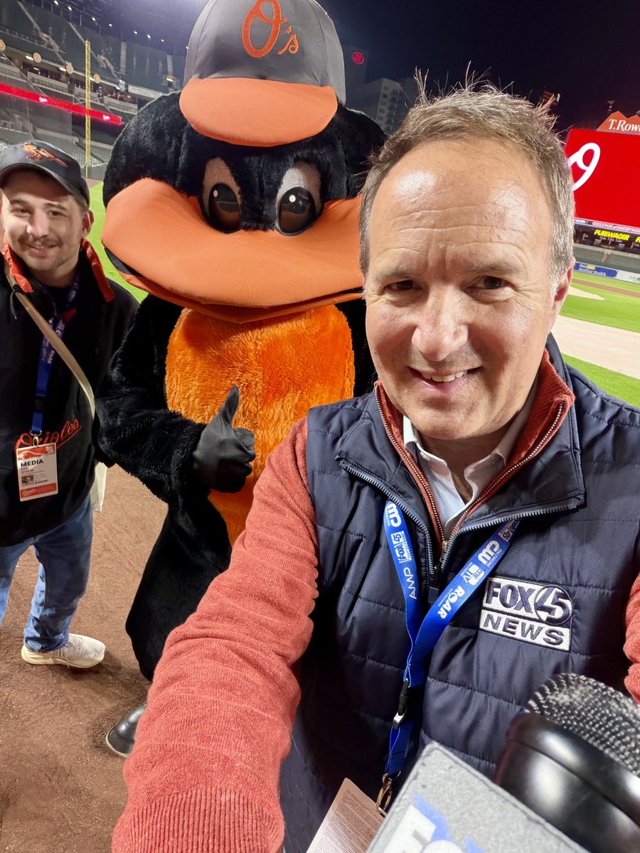 FOXBaltimore's tweet image. ⚾️ #LetsGooo All of our bases are covered! Check out our O's coverage on FOX45 this morning! 🧡🖤🤍

Justin Chambers &amp;amp; Alex Parker are at Camden Yards, Olivia Dance is at Pickles Pub and the excitement is building for game day! #Checkitout