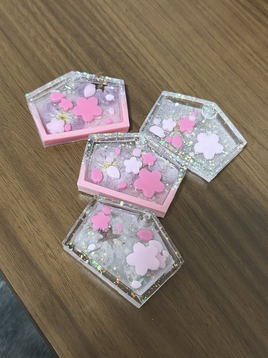 𝐸𝑡𝑢𝑑𝑒:𝐴@あーやん tweet media