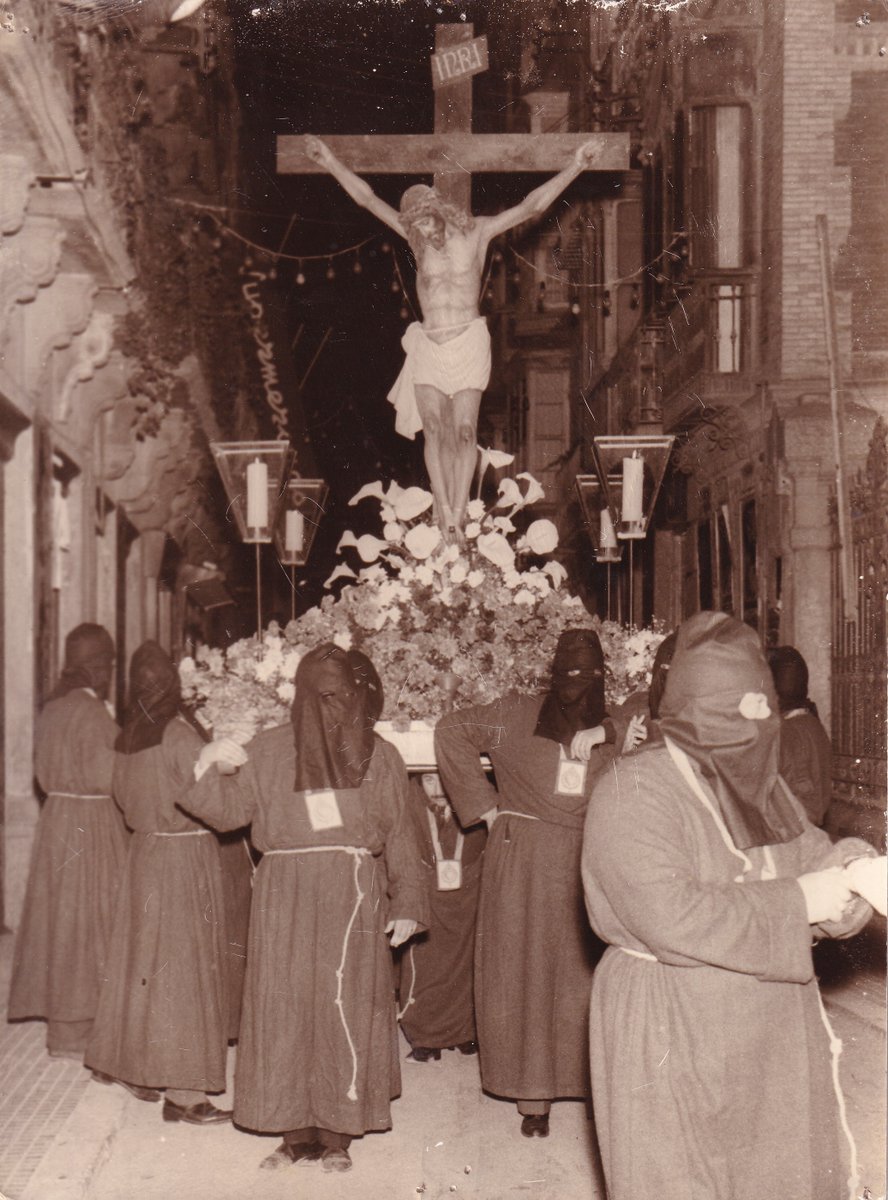Procesión del Santísimo y Real Cristo del Socorro de la Semana Santa de 1965.

- Signatura: FO34001-002.