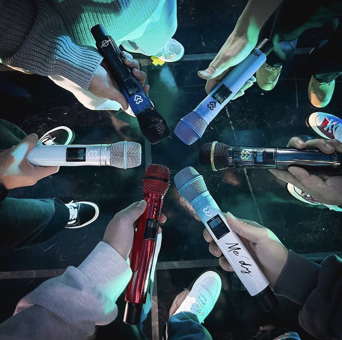 NrSM89's tweet photo. Fun fact: all BTOB custom mics were given by the fans +  Changsub's silver mic from ftg ceo. And they only got their first personal mics on their 10th years of debut 🥹. I mean they still sound heavenly with a basic mic or w/o mic at all 🥰 https://t.co/pOUtg5ui5c