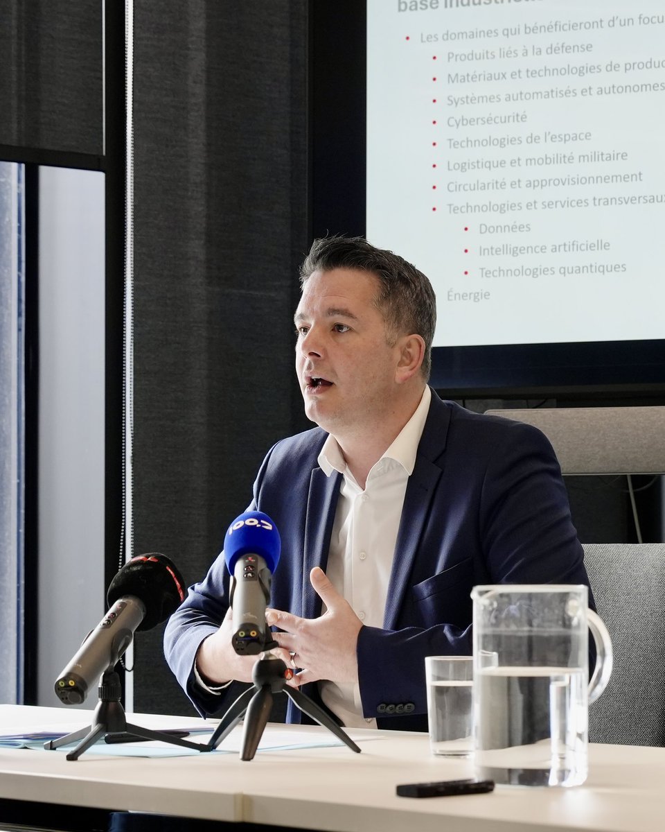 Direction de la défense tweet media