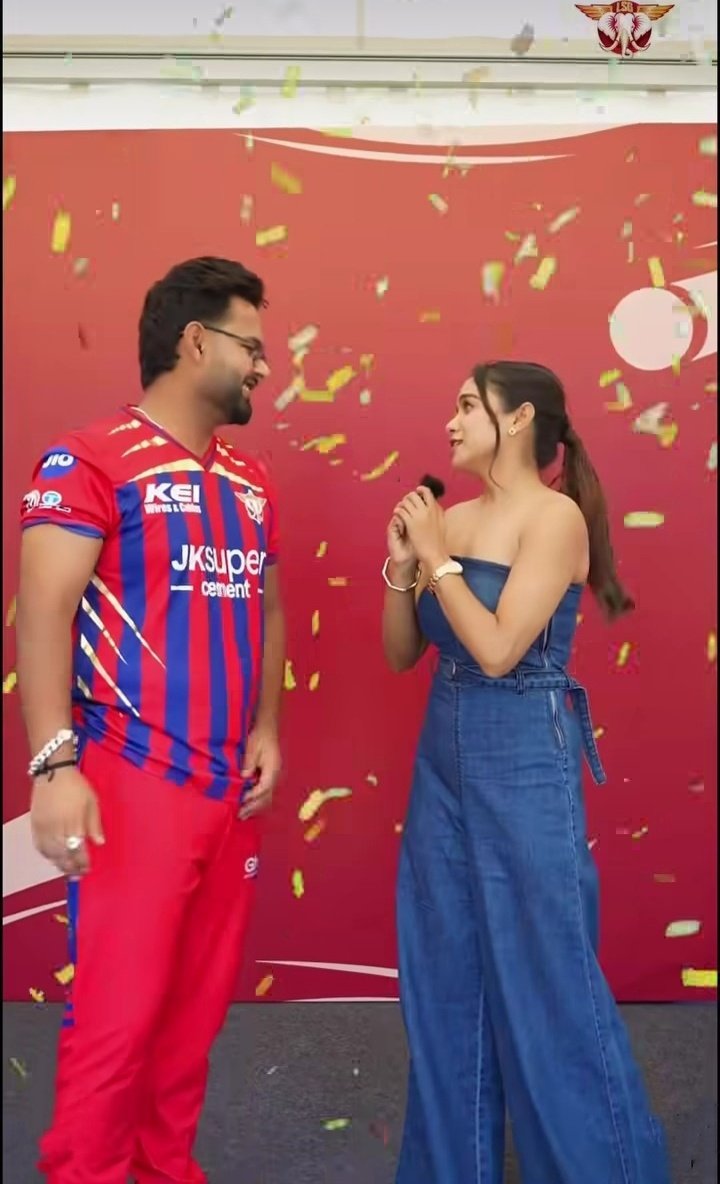 Cutie is promoting Lucknow super giants with one and only <a href="/RishabhPant17/">Rishabh Pant</a> .

#ManishaRani