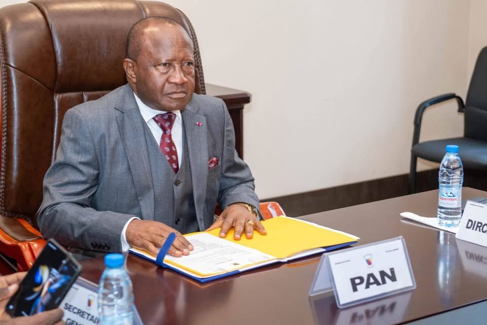 EsbiMedia tweet media