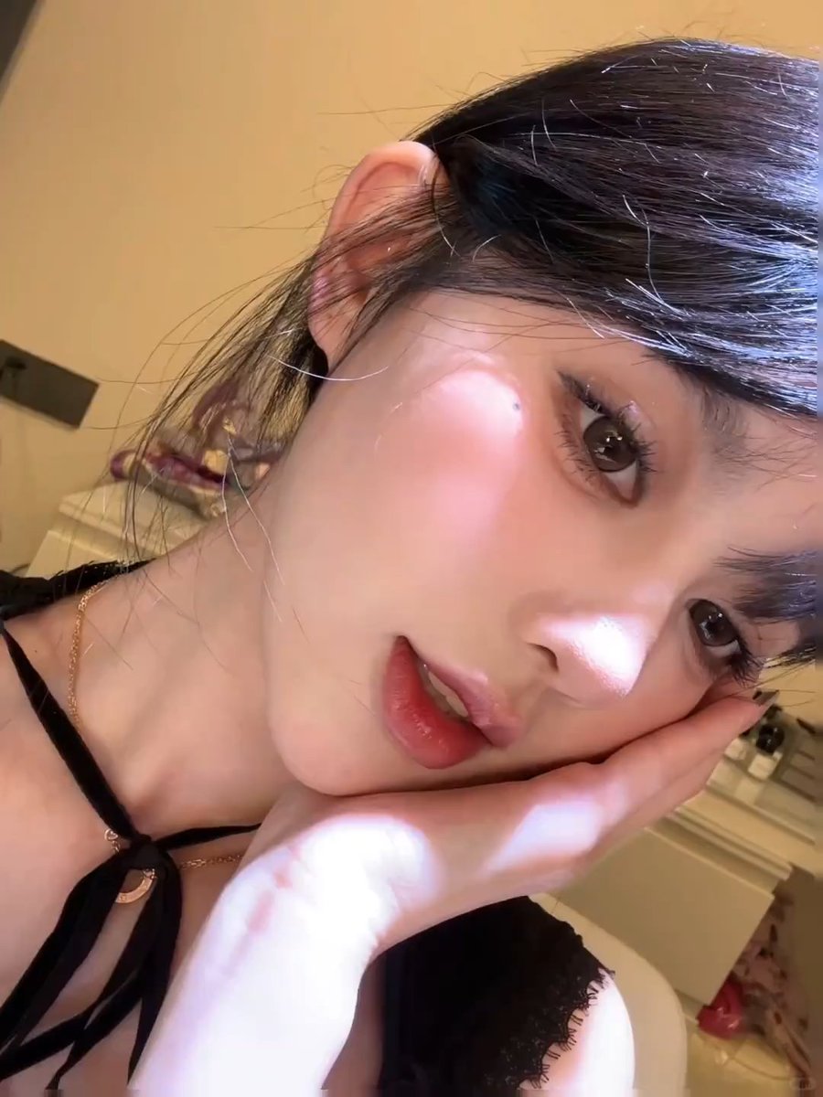 玉面乔碧萝 tweet media