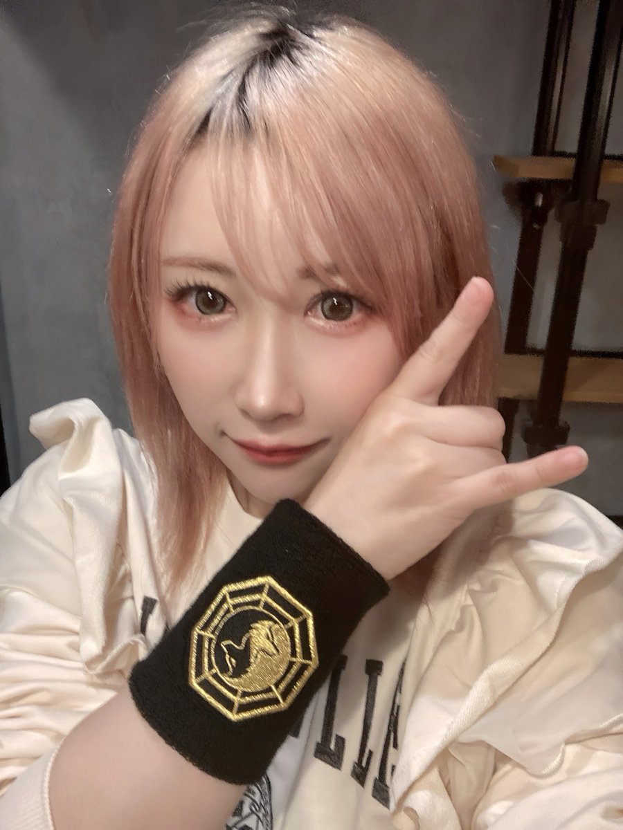 LOVEBITES tweet media