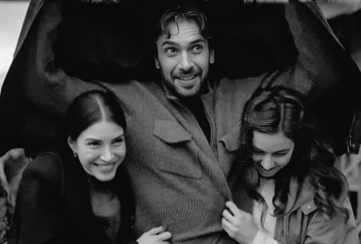 شــ͢ـوق tweet media