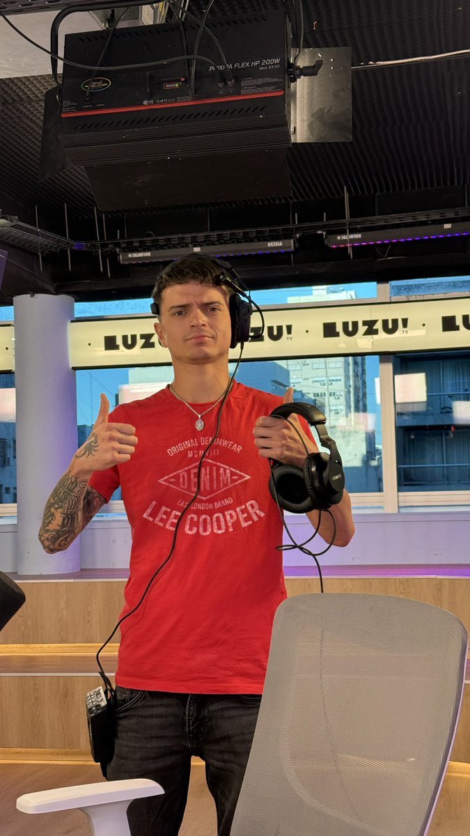 Cris Vanadía tweet media