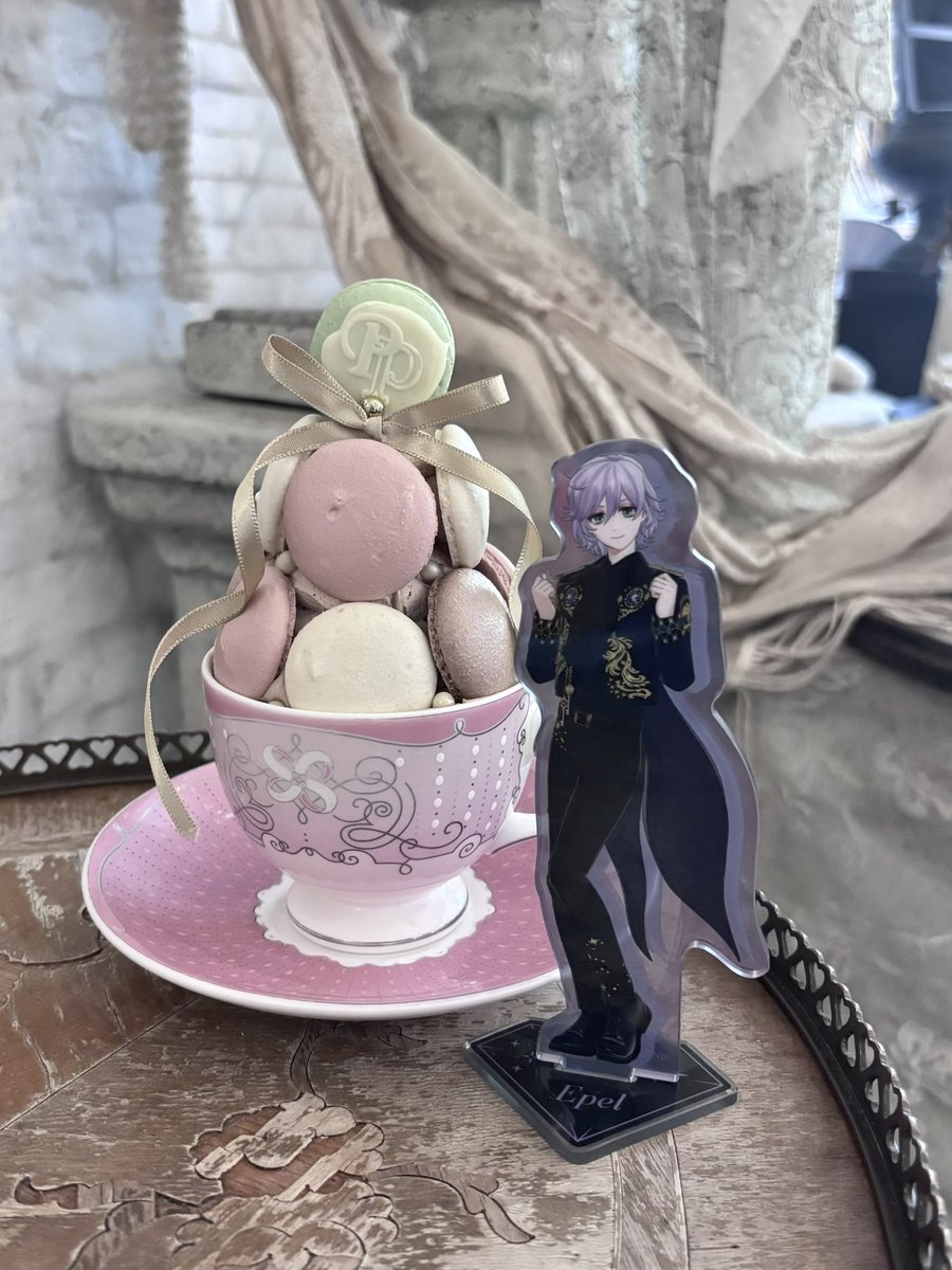 𝓡𝒆 tweet media