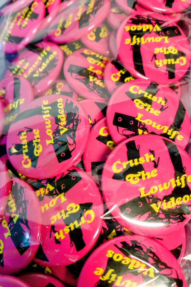 The howlin' dogs tweet media