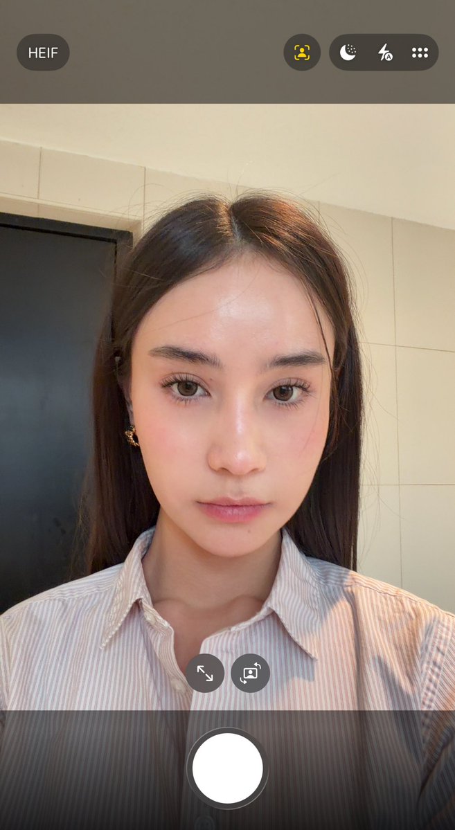 aangelinaa.ss tweet media