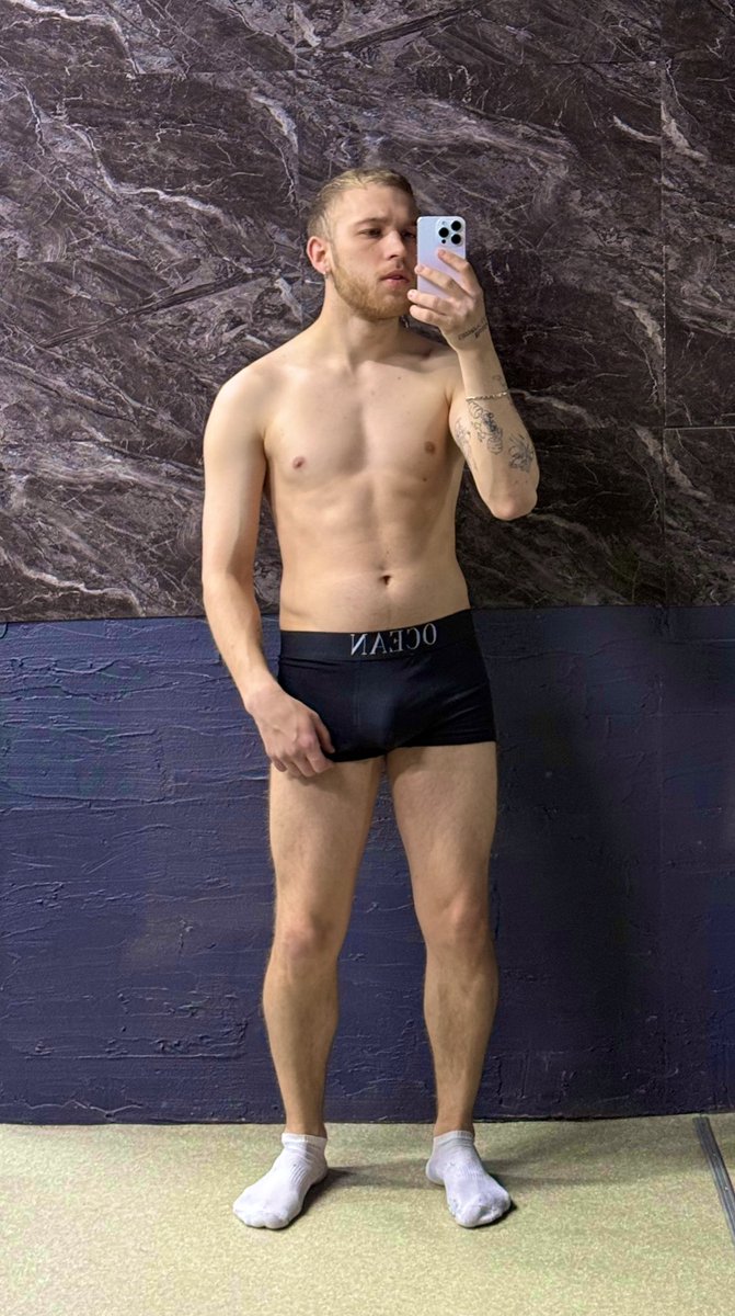 Олександрович tweet media