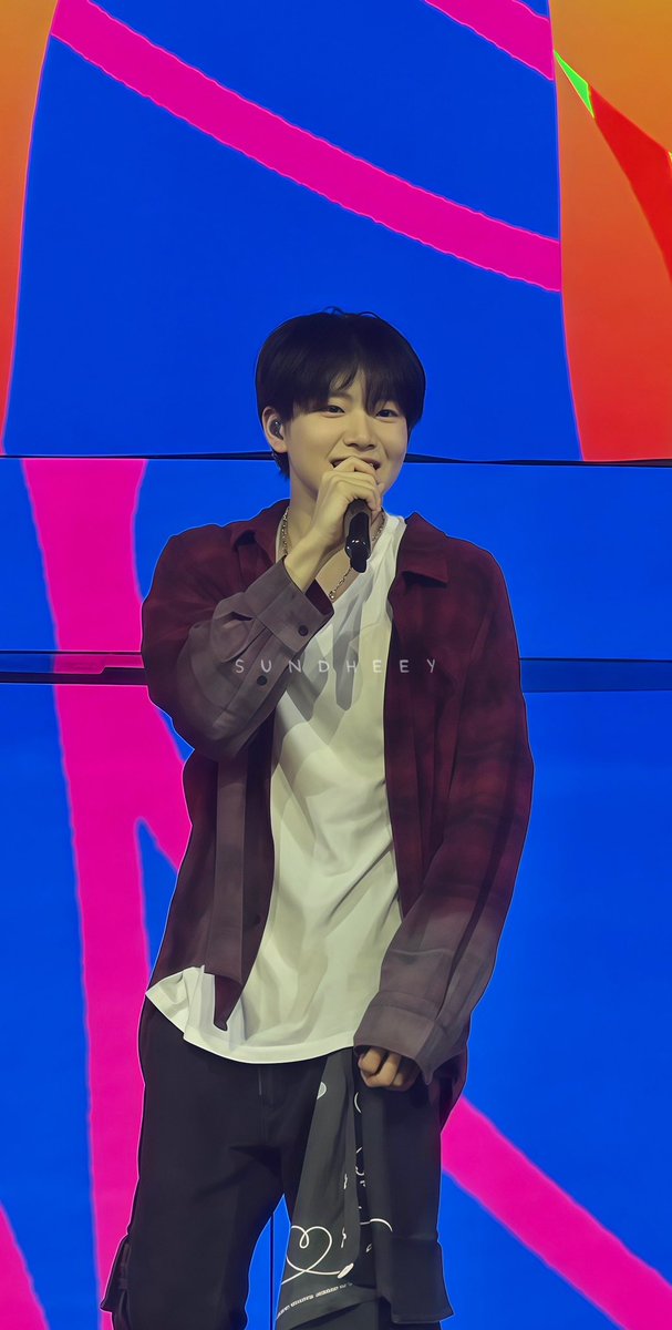 Say goodbye to harga festival allobank di 225.000 udah bisa liat pori pori junkyu dkk walopun dipepes abis abisan😭😔🙏