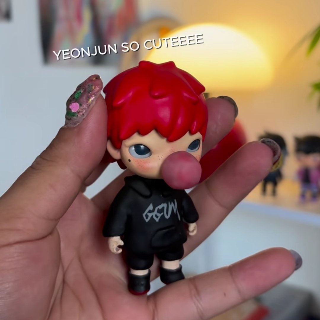 blond jimin tweet media