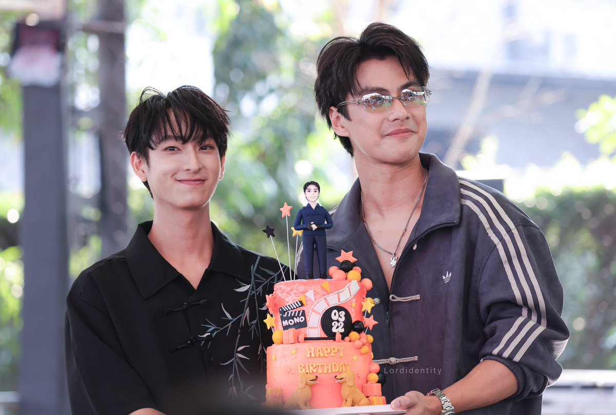 เบิ้ดเดย์บอย มีความสุขมากๆน้าาา <a href="/ohmpawatt/">Ohmpawat</a> <a href="/Chimonac/">ชิม่อนไงจะใครหล่ะ🙈</a> 

OHM AT MONO 2026

#MonoOpenHouse2026
#ohmpawat
#ChimonWachirawit
#ชิม่อนไงจะใครหล่ะ