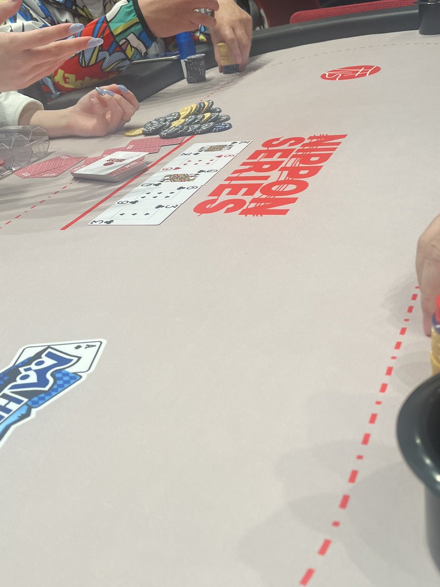 フラット tweet media