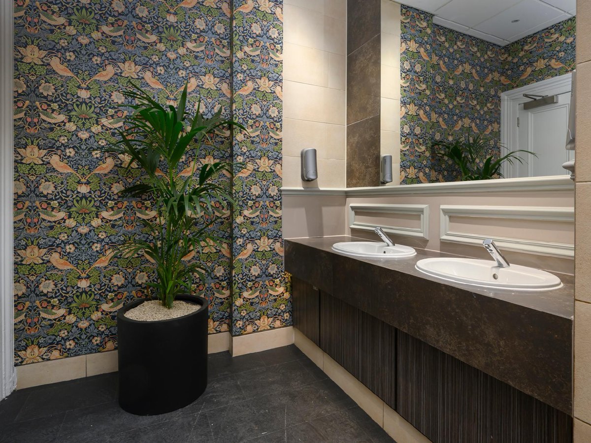 London North Eastern Railway tweet media