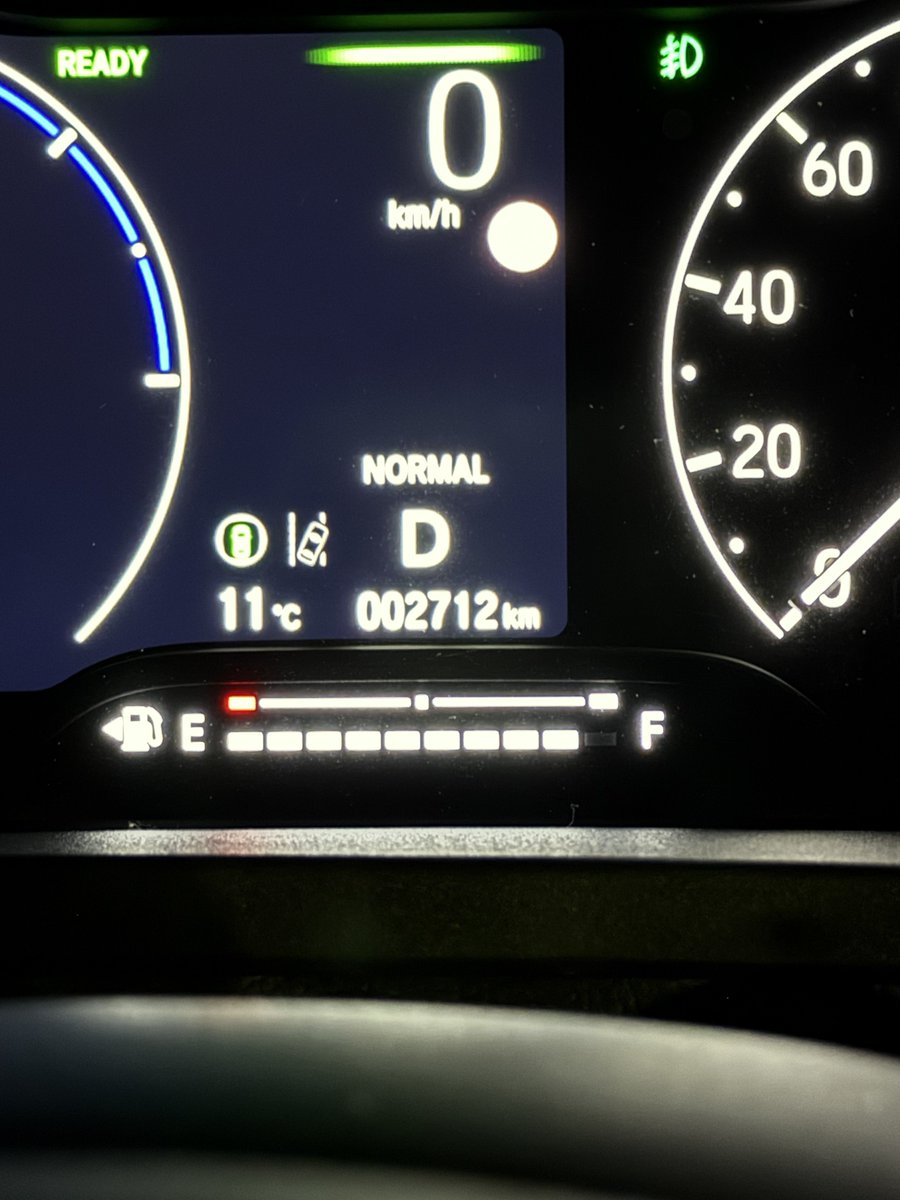 ななくさ tweet media