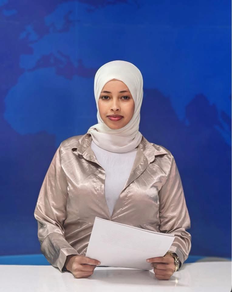 LibanIyow's tweet photo. Amiisha Ibraahim @Amiishibrahim waa gabar weriye ah oo ka soo jeeda Koonfur Galbeed, kana mid ah weriyeyaasha ugu firfircoon ee si joogto ah ula socda ugana warbixiya xaaladaha siyaasadeed iyo bulsho ee deegaannadaas. Amiisha waxay door muuqda ka qaadatay kobcinta warbaahinta iyo wacyigelinta shacabka Koonfur Galbeed.