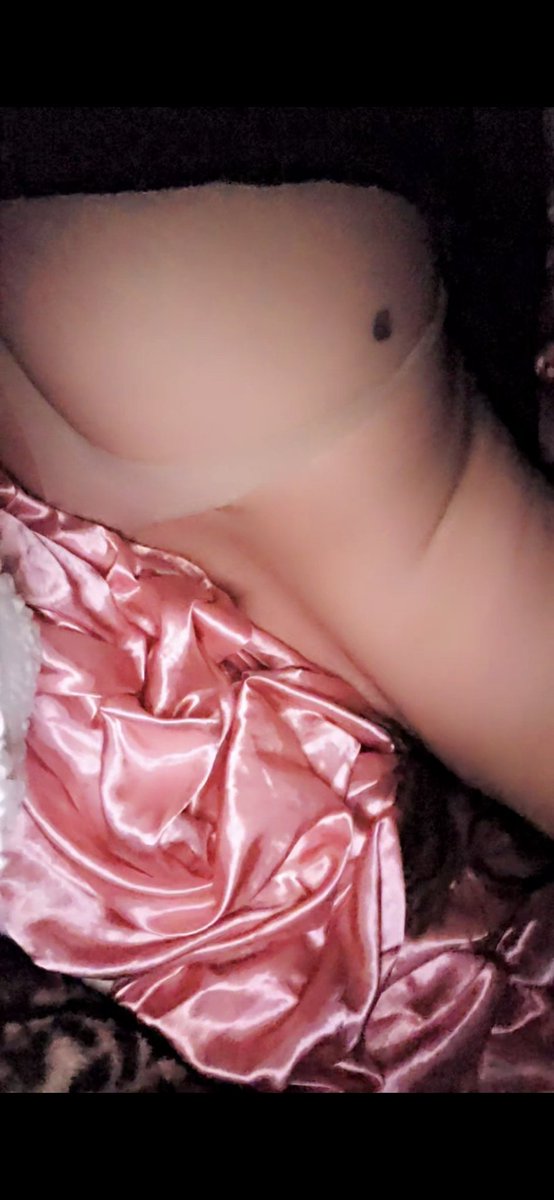 Free for loyal fans only!

(((If there is anything custom make can make you plz let me know!!!!!😘💦 )))

I have a secret for you --->>👂<<--- guess what I did before I took this pic 😘💦💦💦💦💦😜 

Do u wanna see????👀👙💦🤤💖