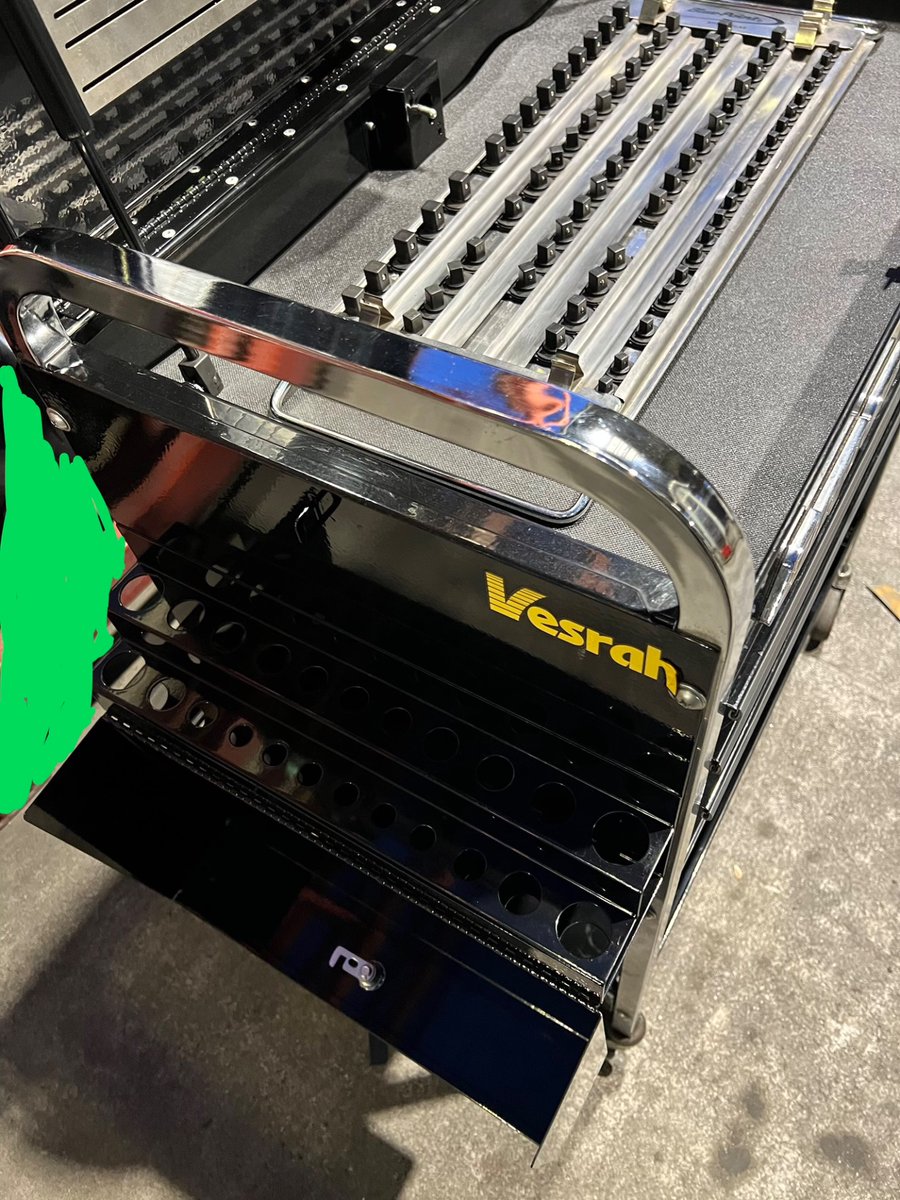 matsuken_rr_65's tweet image. #BluePoint ロールカート欲しい方いませんか？

BluePointソケットトレイ、STRAIGHTプライヤースタンドのセットです

価格はセットで4万円、埼玉県和光市まで引き取りでお願いいたします

室内で大事に使用していました！
比較的綺麗目ですが、使用していたので小傷など有ります

詳細はリプに続きます