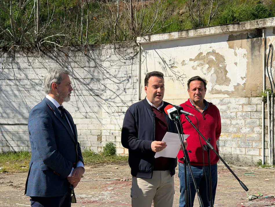 #Priego (Córdoba) construirá un aparcamiento para #autocaravanas en la parcela de Moeve-Cepsa...

lavozdelasubbetica.es/articulo/prieg…