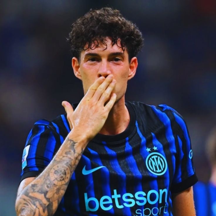 《 𝐉𝐉 》 tweet media