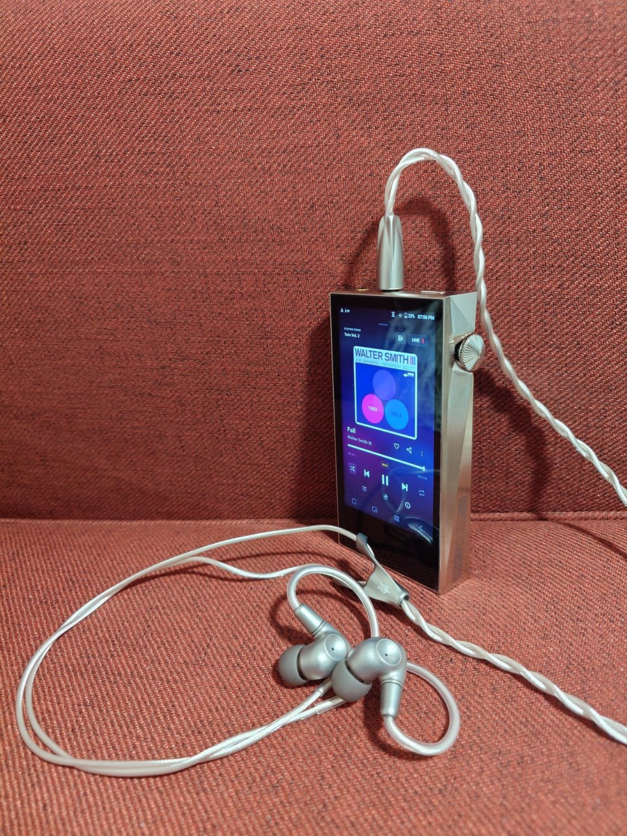 shhrbsh's tweet photo. Clocking out into the mood ✨
#A&ultima
#SP3000M
#CopperNickel
#MezeAudio
#Astru https://t.co/l9nKrNlX91