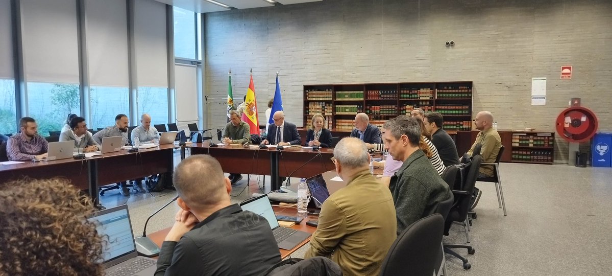 @INTROMAC tweet media