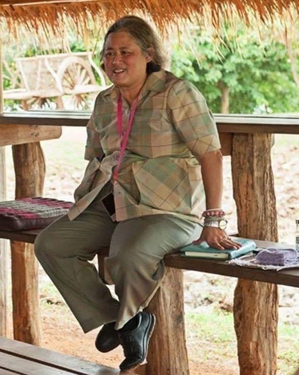 'สิ่งที่ฉันทำเพื่อตัวเองมีแค่ ๒ อย่าง
 กินกับเรียนหนังสือ
นอกนั้นทำเพื่อคนอื่นหมดเลย' 💜🙏🏻
    
พระราชดำรัสของสมเด็จพระกนิษฐา
ธิราชเจ้า กรมสมเด็จพระเทพรัตนราช
สุดาฯ สยามบรมราชกุมารี

#ทรงพระเจริญ