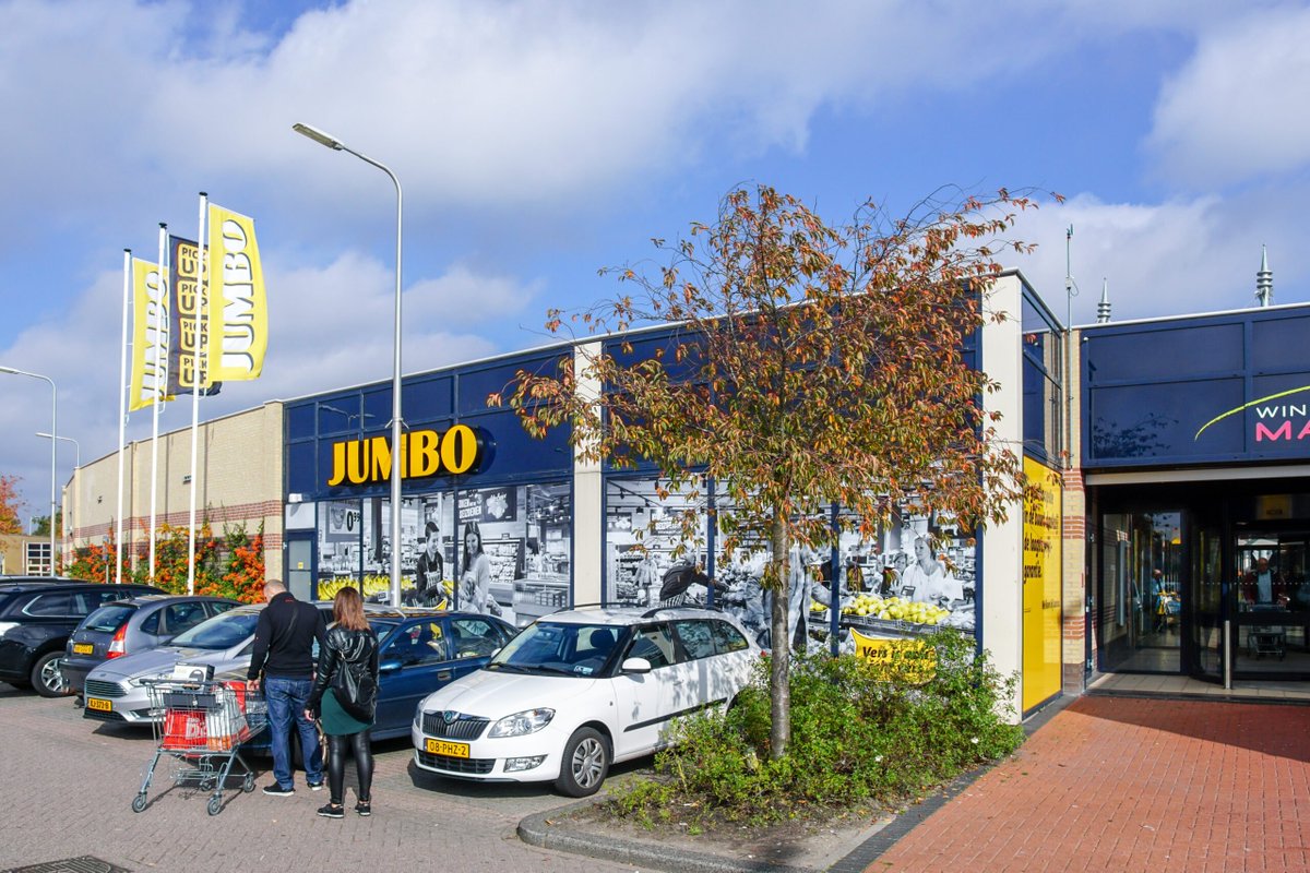 Was vanmorgen bij de #Jumbo in #Spijkenisse. Ik kon niet contant betalen, dus heb ik mijn spullen teruggezet en ben ik de winkel uitgelopen. Ik werk er niet.