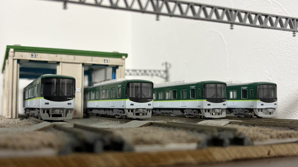 Keihan13021's tweet image. GMの京阪9000系新塗装入線。いろいろ出費が嵩んでる中｢あること｣をしたいがために2編成入線となりました
#buynow