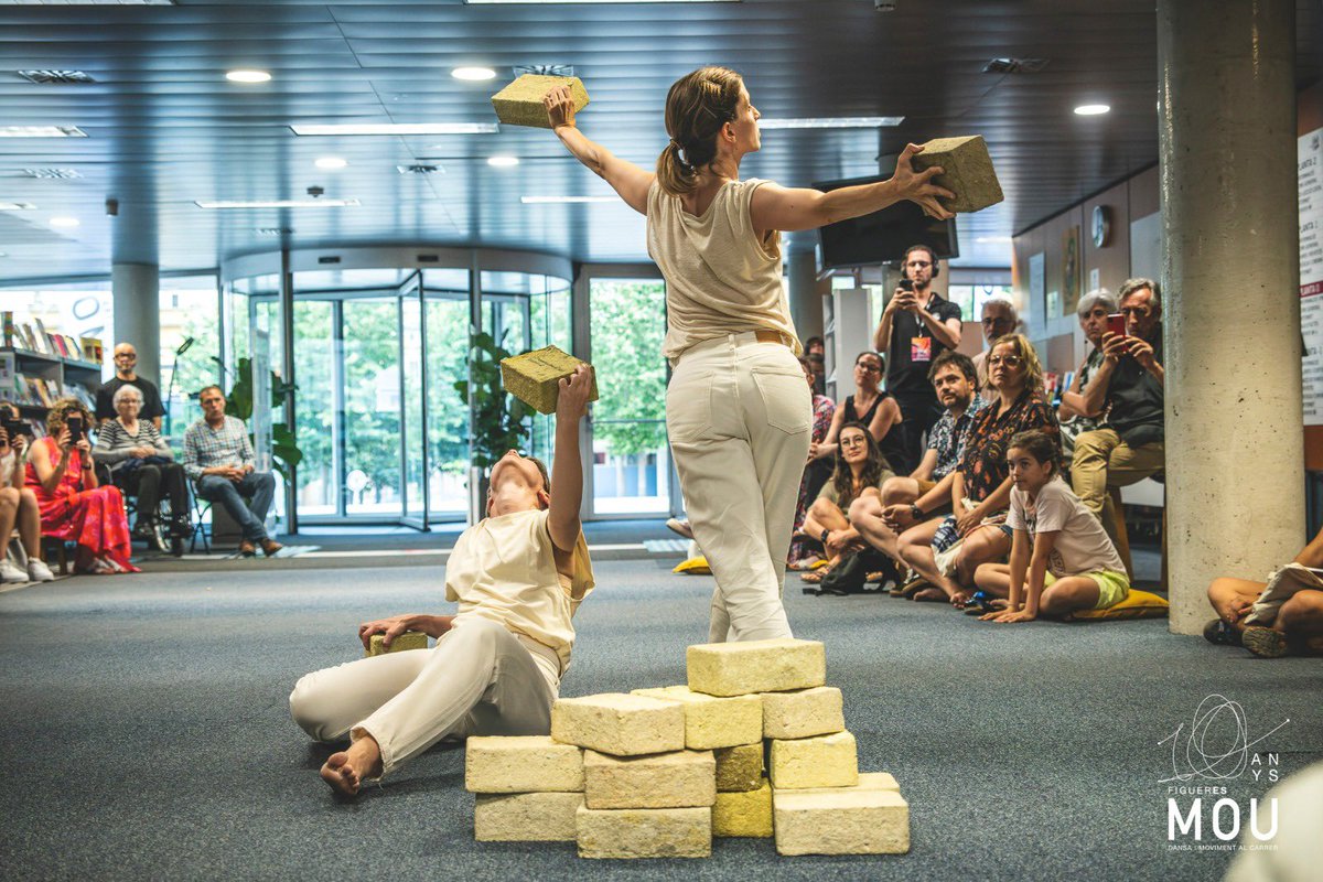 Biblioteques tweet media