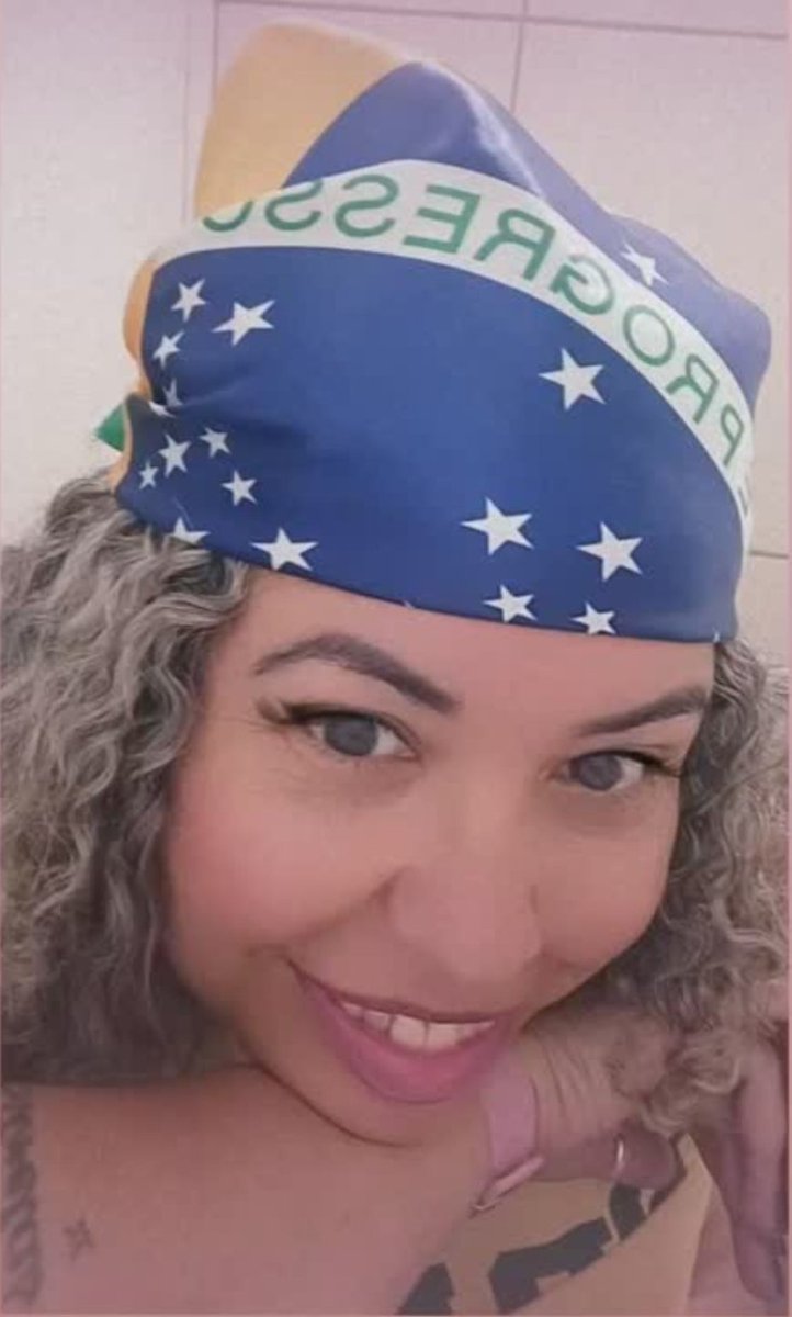 beta_sandes's tweet photo. 🇧🇷 x 🇨🇵 =  🍻 😜 https://t.co/UhKpuE0JQw
