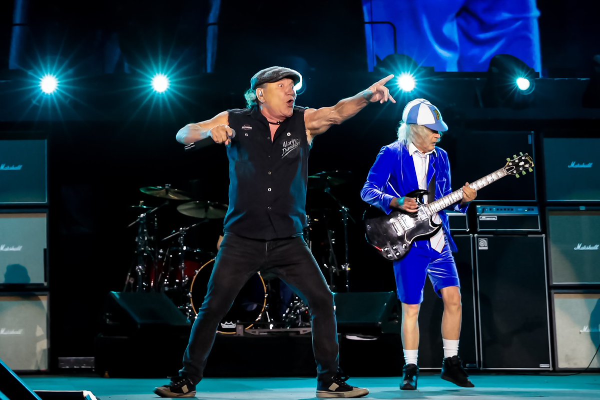 AC/DC tweet media