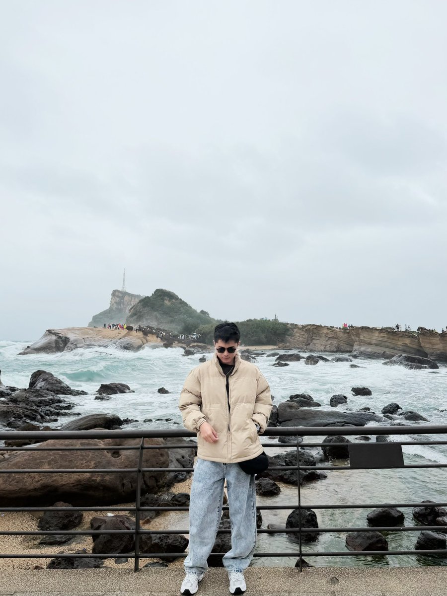 iamajashton's tweet photo. Every wave is a reminder that life moves forward, no matter what ✨🙏📍Yehliu Geo Park #wheninTaipei🇹🇼 #Taiwan2026 https://t.co/0V1kdvHKXh