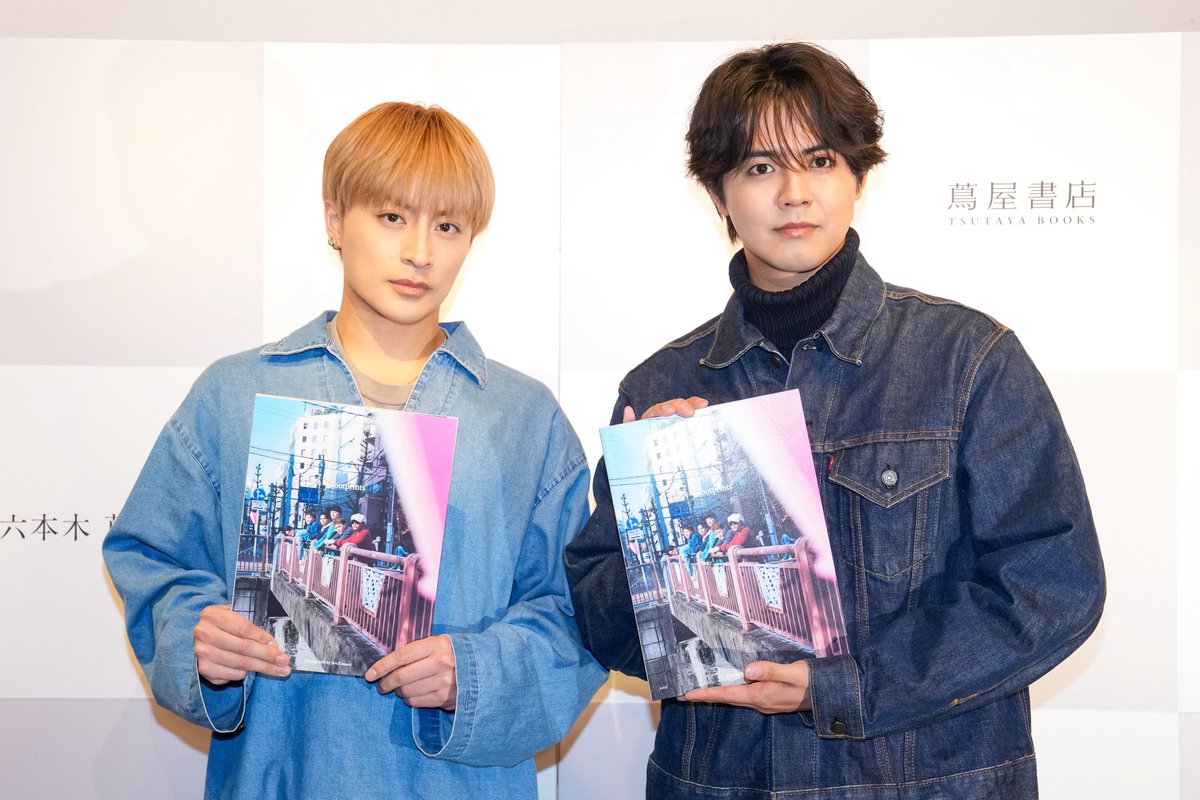 CultureCruise's tweet photo. ［Report］

オフィシャルレポート到着📚

▼GENERATIONS
10年振りの写真集"Footprints"
発売記念イベント取材会に
白濱亜嵐・片寄涼太が登壇

🔗https://t.co/6JjIEcUNPz

おふたりのお気に入りカットや
撮影エピソードを教えて頂きました📸

#白濱亜嵐
#片寄涼太
#GENERATIONS
#GENE_Footprints https://t.co/rJgeGQigNq