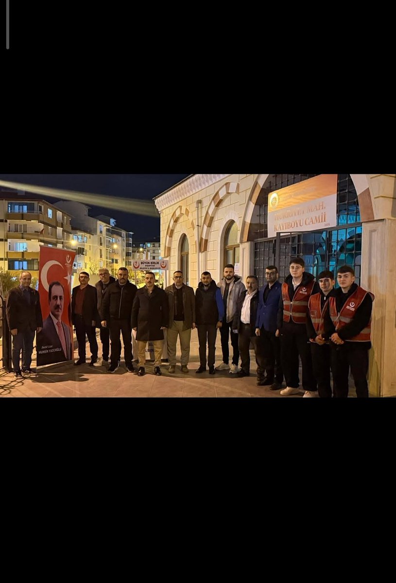 bilecikbbp's tweet photo. Şehit Muhsin Yazıcıoğlu’nun sene-i devriyesi vesilesiyle, Kayıboyu Camii’nde mevlüt programı düzenlenerek rahmet, minnet ve dualarla yâd edildi. Aziz hatırası gönüllerimizde yaşamaya devam ediyor.
Büyük Birlik Partisi Bilecik İl Başkanlığı
#MuhsinYazıcıoğlu
#Seneidevriye https://t.co/yCkuLlovi0