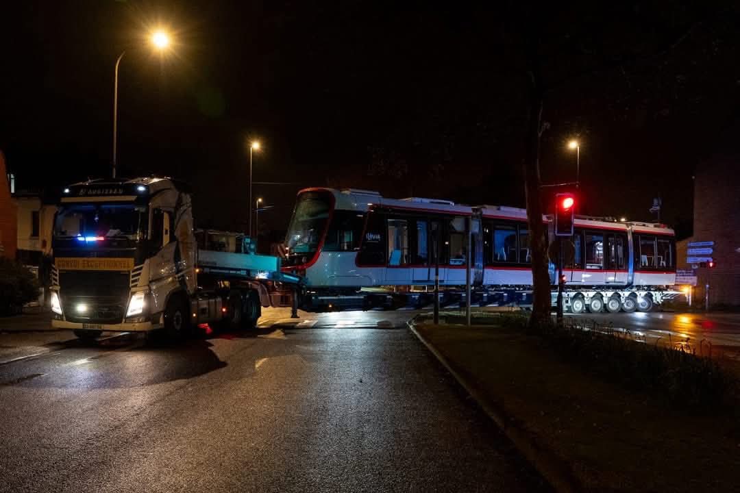 RbxWeb's tweet photo. Après le métro, la « Métropole Européenne de Lille » annonce l’arrivée du nouveau tramway. https://t.co/QDYfKKAxAF