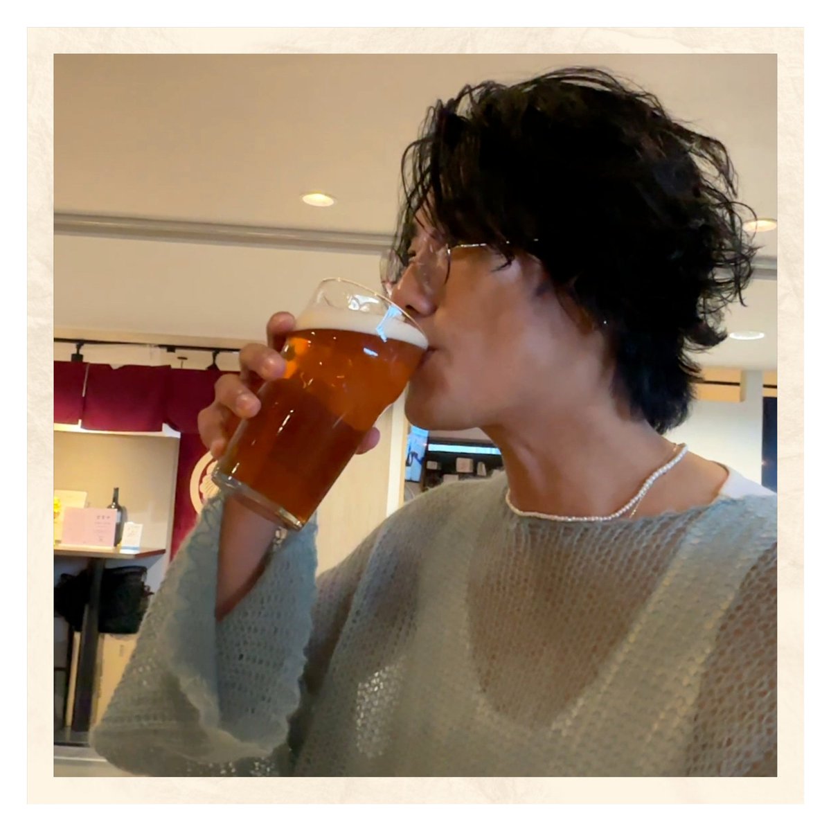 meshidora_ntv's tweet photo. メシドラスペシャル❤️‍🔥
赤西仁さんと 埼玉県戸田市でグルメドライブ旅🚗💨

全国各地のお酒を扱うお店「春山商店」さんへ🍶
赤西さんに似合うお酒をMC二人がプレゼント！

SNSで募集したお悩み相談カーラジオも📻
赤西さんのアドバイスとは？❤️‍🔥

よる10時からは #メシドラ 全国放送 ！
お楽しみに！🌈 https://t.co/Uv014imx1P
