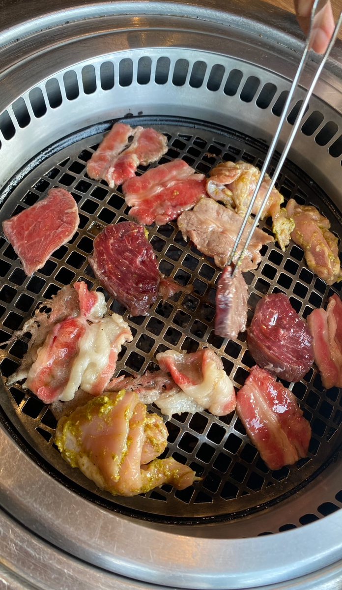 virguuurl's tweet photo. 7. cooking date HAHA jujyur ini gyu kaku view paling best soalnya ngadep ke danau, gyu kaku senayan park https://t.co/h8Z4l07IXs