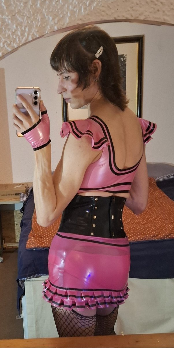 Pink Maid 🎀🎀🎀

#sissy #transgender #maid #latex