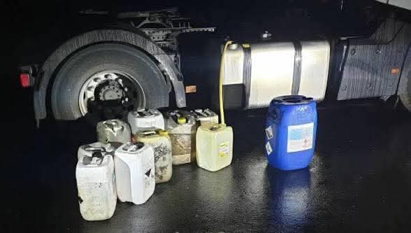 RbxWeb's tweet photo. A Wattrelos, durant la nuit de mardi à mercredi, plusieurs camions ont été siphonnés. https://t.co/X4Ib9KgdHi