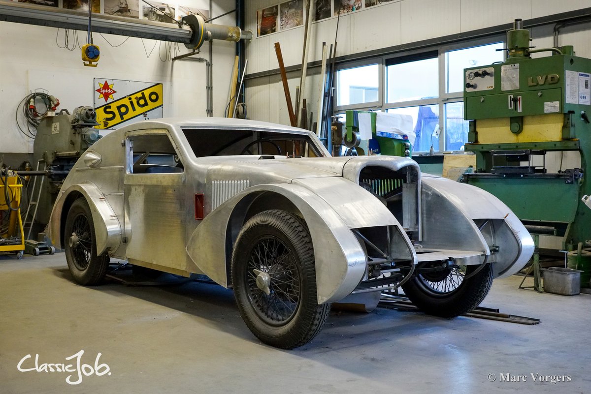 We have sent ClassicarGarage E-mail Newsletter 212 to our subscribers! Check out the Web Edition here: ymlp.com/zGNZda

#ClassicarGarage #Newsletter #ClassicCars #VintageCar #VintageCars #HeritageCars #Oldtimer #SportsCar #CollectorCar #MyClassyRide #VintageMotoring