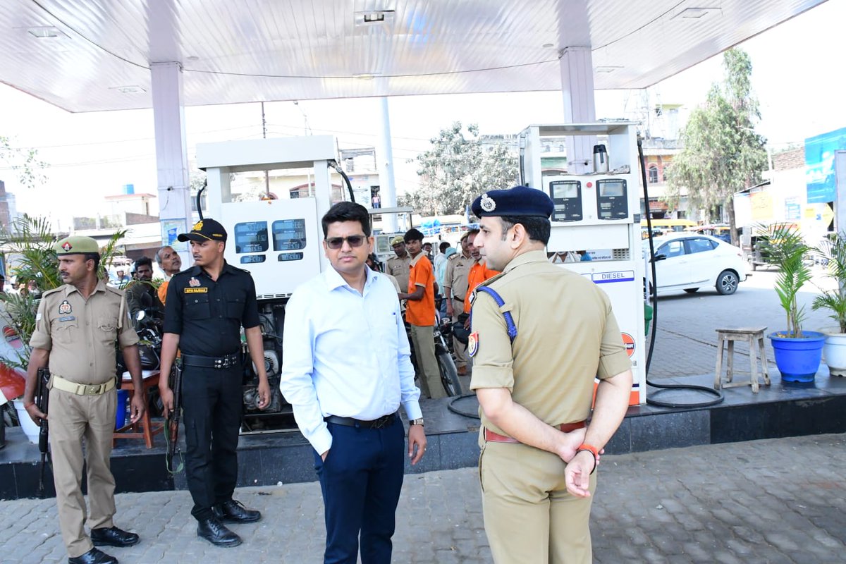 DM Siddharthnagar tweet media