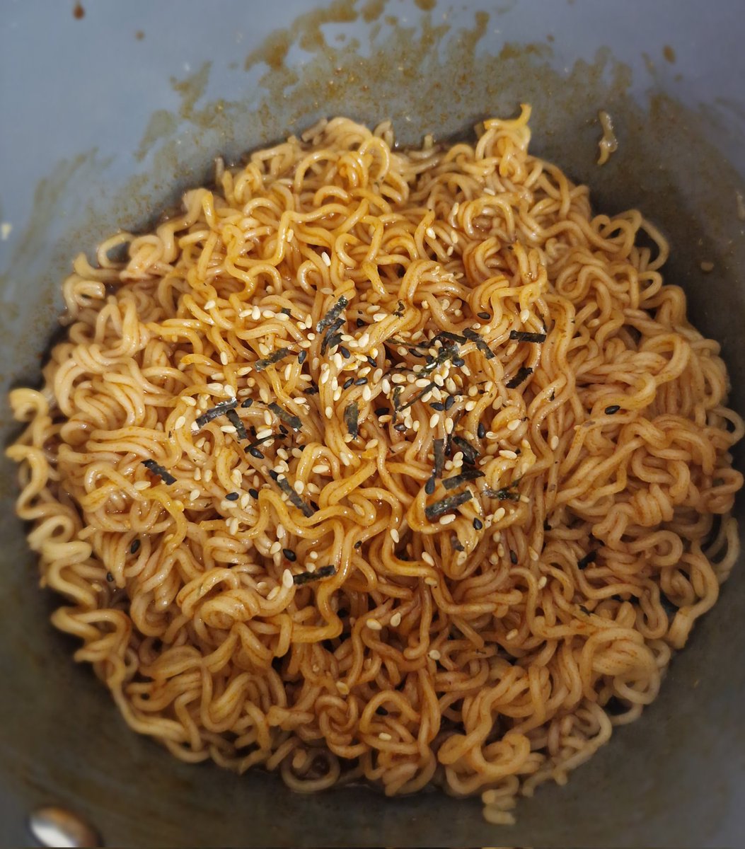 아홀로른 tweet media