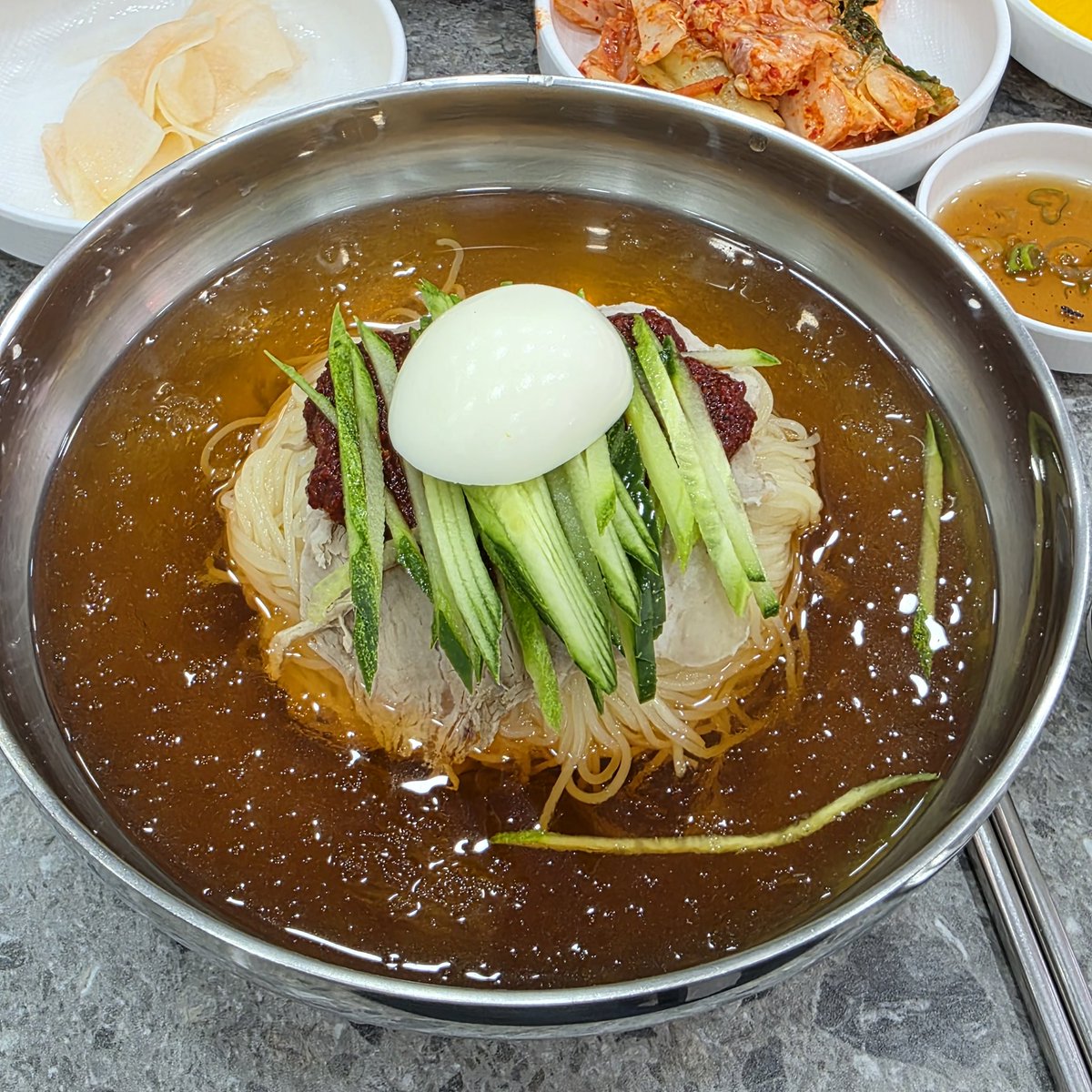 박보검정색 tweet media