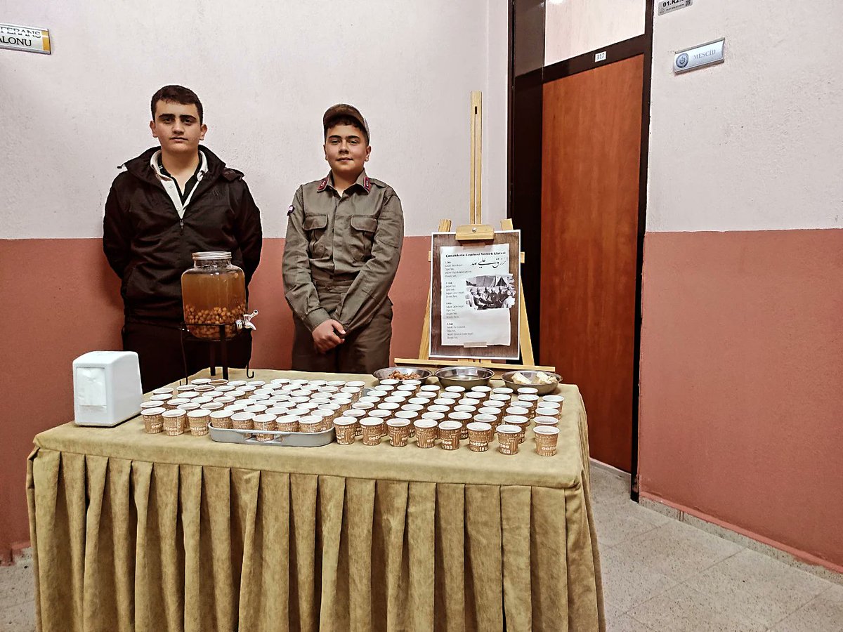 🇹🇷18 Mart Çanakkale Zaferi ve Şehitleri Anma Günü kapsamında ilçemizde  program gerçekleştirildi. Şehit Halis Özcengiz Anadolu İmam Hatip Lisesi tarafından hazırlanan anma programı, katılımcılardan büyük beğeni topladı.